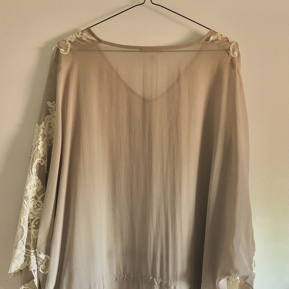 Grey Gold Hawk Blouse - Picture 2 of 4